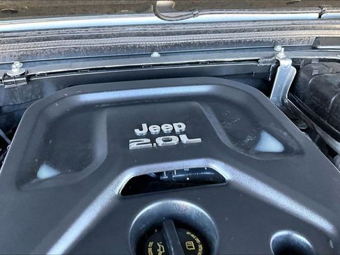 Used 2020 Jeep Wrangler Unlimited Sahara image 29