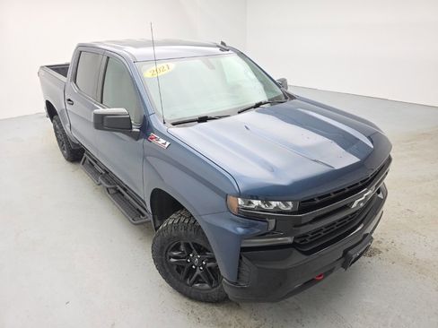 Used 2021 Chevrolet Silverado 1500 LT Trail Boss image 2