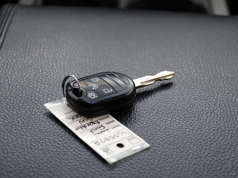 Used 2015 Ford Expedition XLT w/ Equipment Group 202A image 22