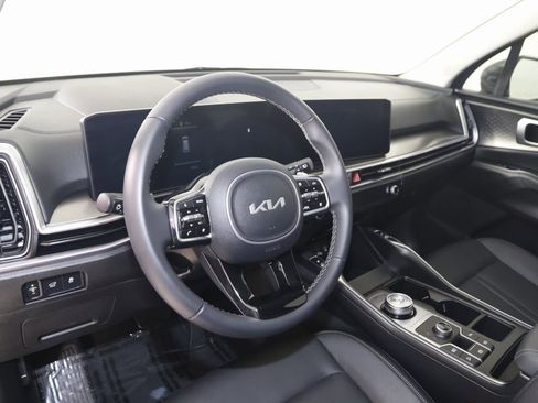 Used 2025 Kia Sorento EX image 28
