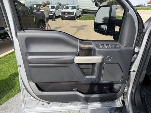 Certified 2022 Ford F250 Lariat w/ Tremor Off-Road Package image 7