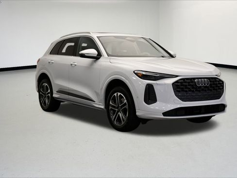 Certified 2025 Audi Q5 Premium Plus w/ Premium Plus image 7