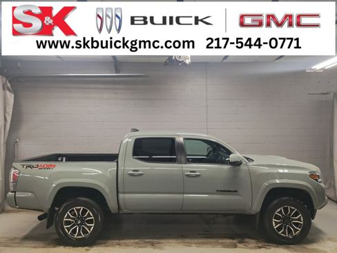 Used 2022 Toyota Tacoma TRD Sport image 1