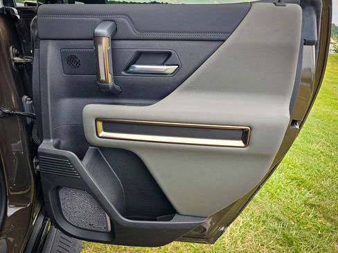 Used 2025 GMC Hummer EV 2X w/ LPO, Illumination Package AWD/4WD image 46