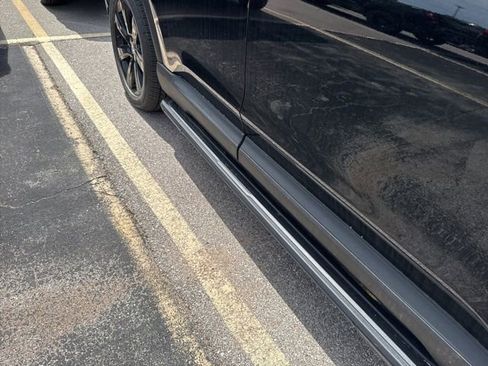 Used 2025 Honda Pilot Black Edition image 7
