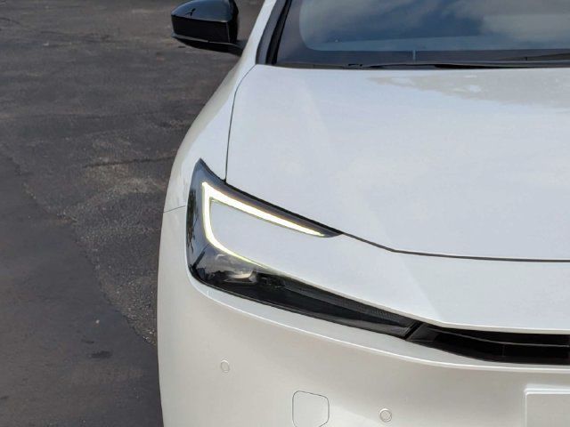 Used 2024 Toyota Prius Limited FWD image 11