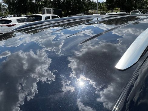 Used 2024 Volkswagen Tiguan SE image 18