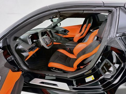 Used 2025 Chevrolet Corvette Stingray Premium Conv w/ Z51 Performance Package RWD image 23