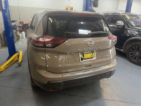 Used 2024 Nissan Rogue SV image 13
