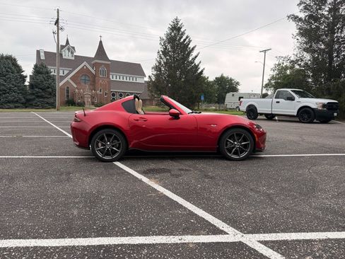 Used 2017 MAZDA MX-5 Miata RF Grand Touring w/ Appearance Package RWD image 11