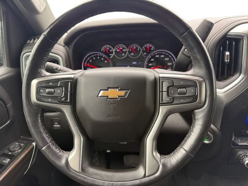 Used 2022 Chevrolet Silverado 1500 LT AWD/4WD image 12