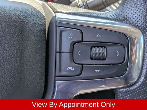 Used 2025 Chevrolet Blazer LT FWD image 21