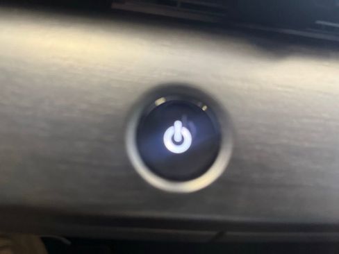 Used 2025 Nissan Ariya Platinum image 17