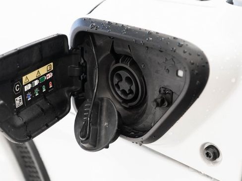 Used 2022 Jeep Wrangler Unlimited Sahara w/ Cold Weather Group image 11