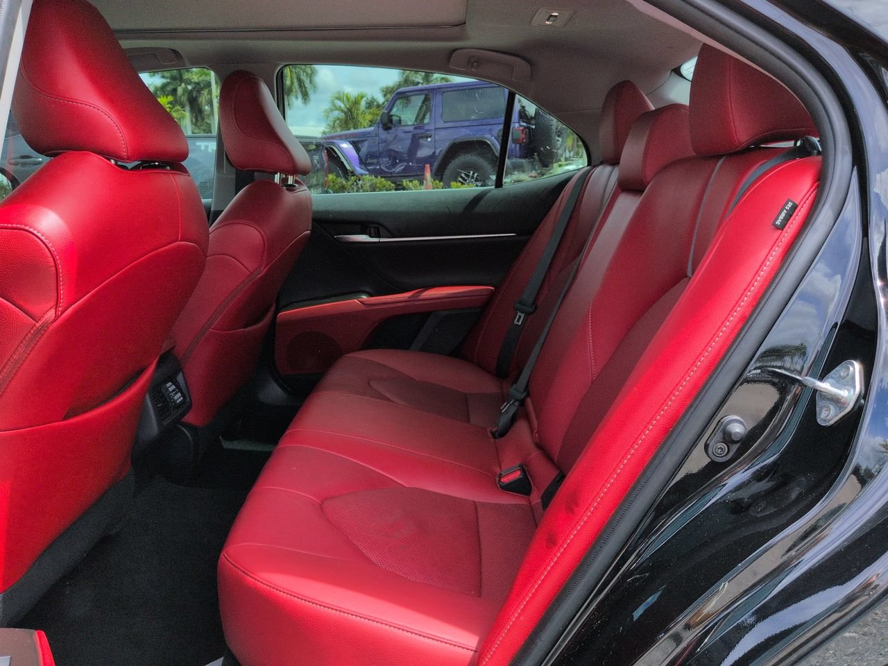 Used 2022 Toyota Camry XSE FWD image 14