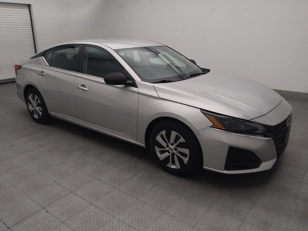 Used 2024 Nissan Altima 2.5 S FWD image 11