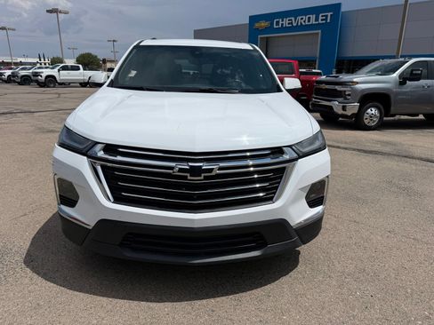 Certified 2023 Chevrolet Traverse LT FWD image 2