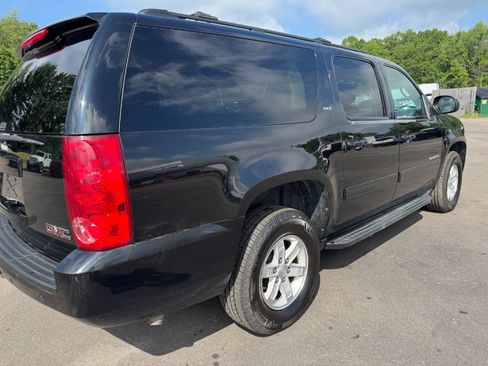 Used 2013 GMC Yukon XL SLT w/ SLT-2 Equipment Package AWD/4WD image 11