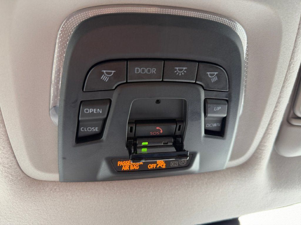 Used 2023 Toyota Corolla Cross XLE w/ Convenience Package AWD/4WD image 32