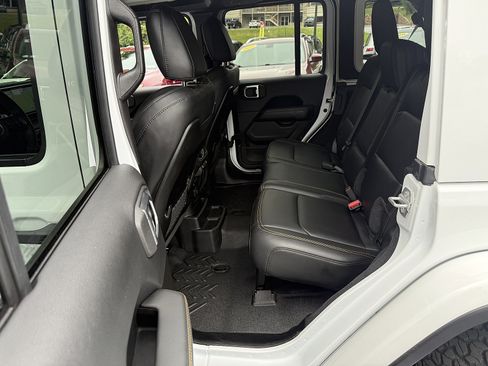 Used 2025 Jeep Wrangler Unlimited Rubicon 392 AWD/4WD image 16