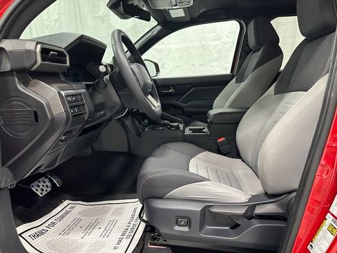 Used 2025 Toyota Tacoma TRD Sport image 15