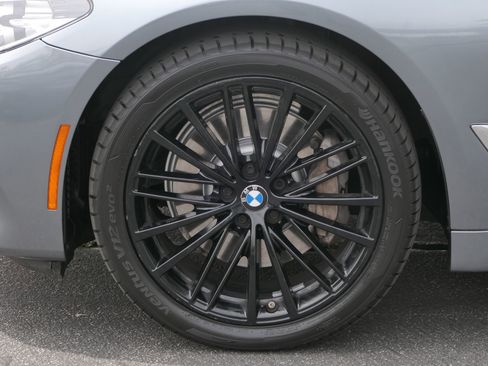 Used 2020 BMW 530i w/ Premium Package image 10