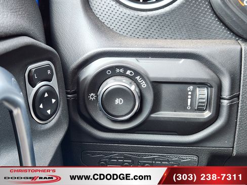 Used 2026 Jeep Wrangler Unlimited Rubicon AWD/4WD image 28