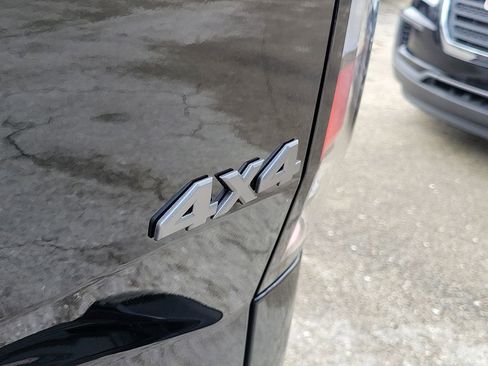 New 2025 Nissan Frontier SV w/ SV Convenience Package image 11