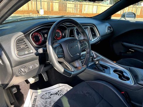 Used 2017 Dodge Challenger SRT Hellcat RWD image 17