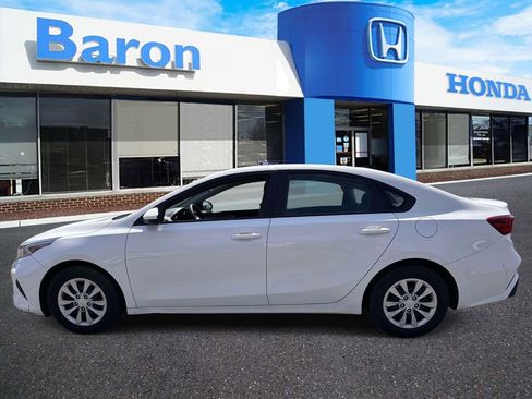 Used 2023 Kia Forte LX FWD image 2