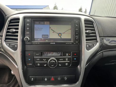 Used 2012 Jeep Grand Cherokee SRT8 w/ Luxury Group II AWD/4WD image 33