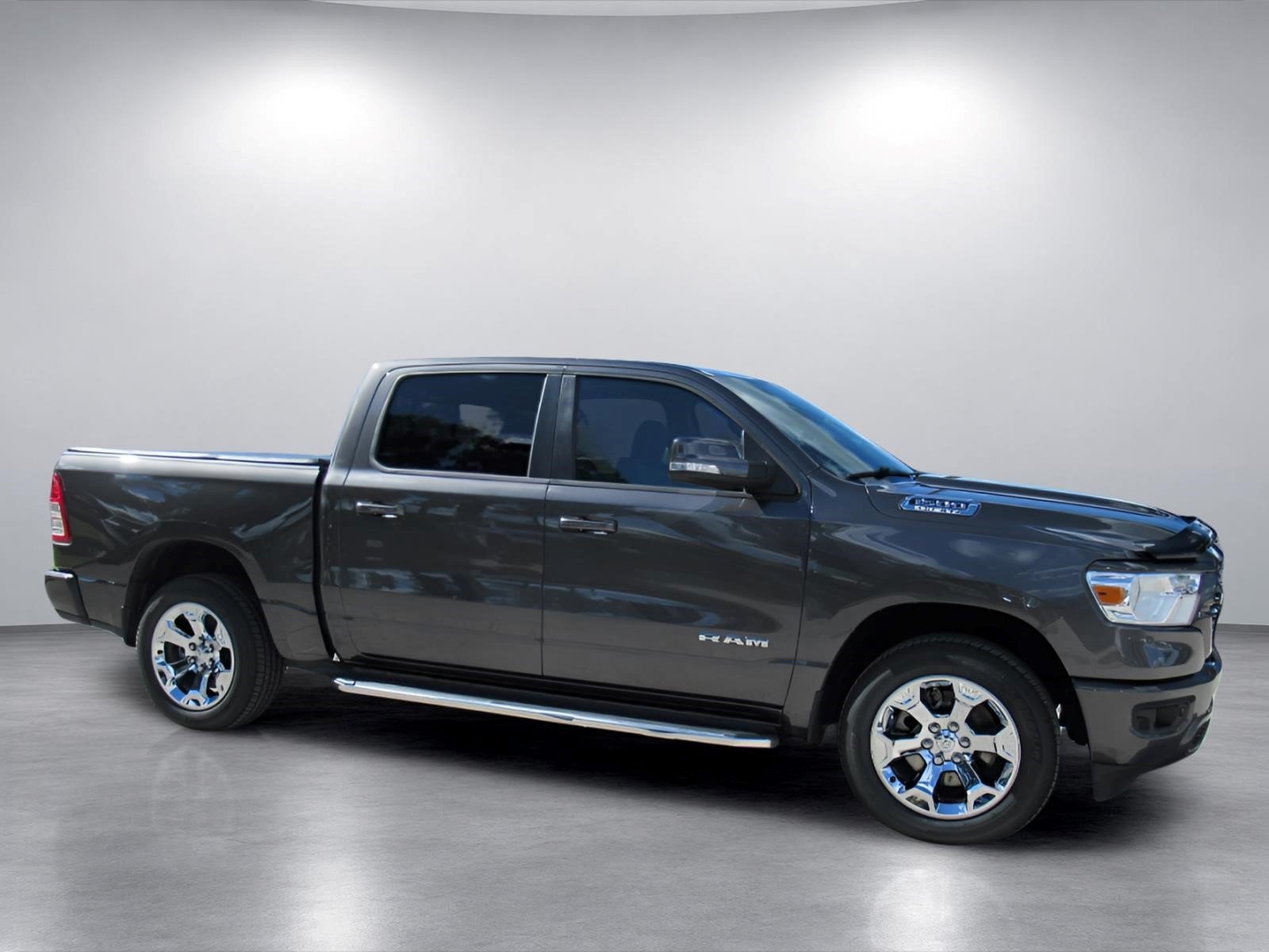 Used 2019 RAM 1500 4x4 Crew Cab image 2