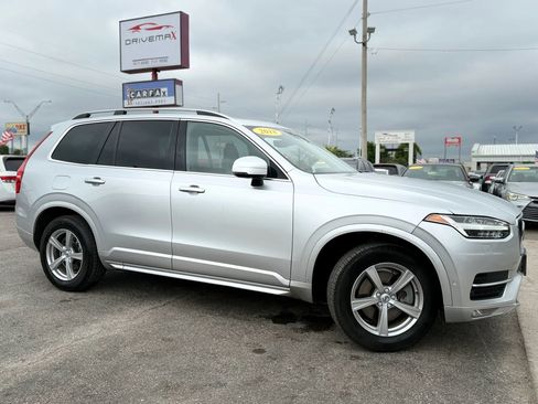 Used 2018 Volvo XC90 T5 Momentum w/ Convenience Package FWD image 2