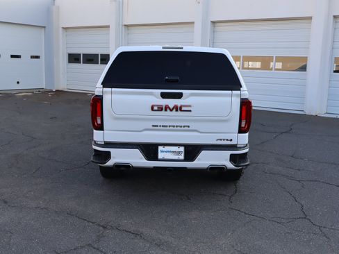 Used 2022 GMC Sierra 1500 AT4 w/ AT4 Premium Package AWD/4WD image 9