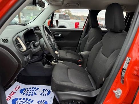 Used 2017 Jeep Renegade Latitude w/ Popular Equipment Group image 2