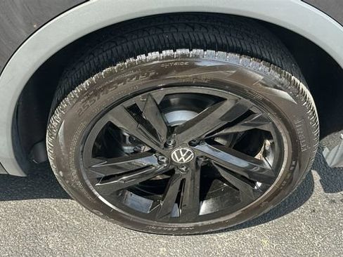 Used 2024 Volkswagen Tiguan SE R-Line AWD/4WD image 35