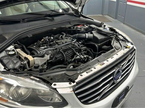 Used 2016 Volvo XC60 T5 Premier image 17