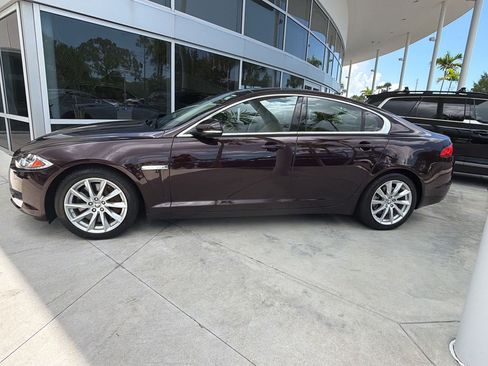 Used 2013 Jaguar XF RWD image 2