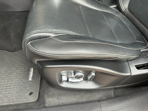 Used 2020 Jaguar F-PACE S image 18