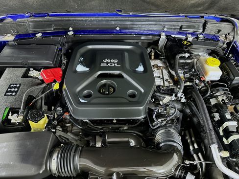 Used 2018 Jeep Wrangler Sport AWD/4WD image 28