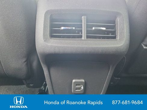 Used 2024 GMC Terrain SLE w/ Elevation Edition FWD image 31