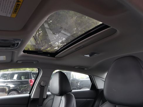 Used 2023 Hyundai Elantra Limited FWD image 8