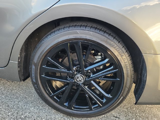 Used 2025 Toyota Camry SE FWD image 6