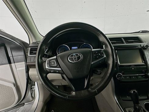 Used 2017 Toyota Camry XLE image 11