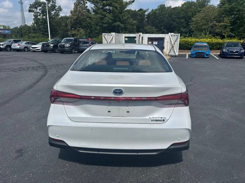 Used 2021 Toyota Avalon Limited w/ Advanced Safety Package FWD image 5