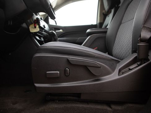 Used 2017 Chevrolet Colorado Z71 AWD/4WD image 25