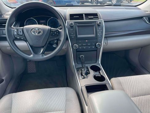 Used 2017 Toyota Camry LE FWD image 16