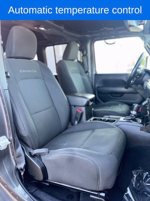 Used 2018 Jeep Wrangler Unlimited Sahara AWD/4WD image 28