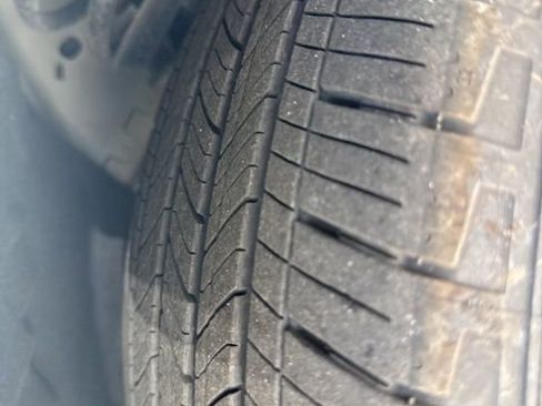 Used 2021 Ford Edge Titanium image 18