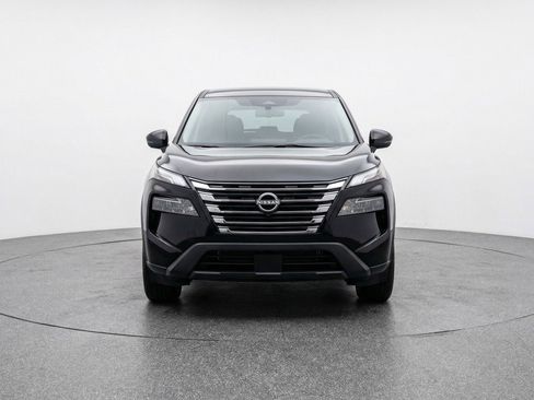 Used 2025 Nissan Rogue SV AWD/4WD image 2